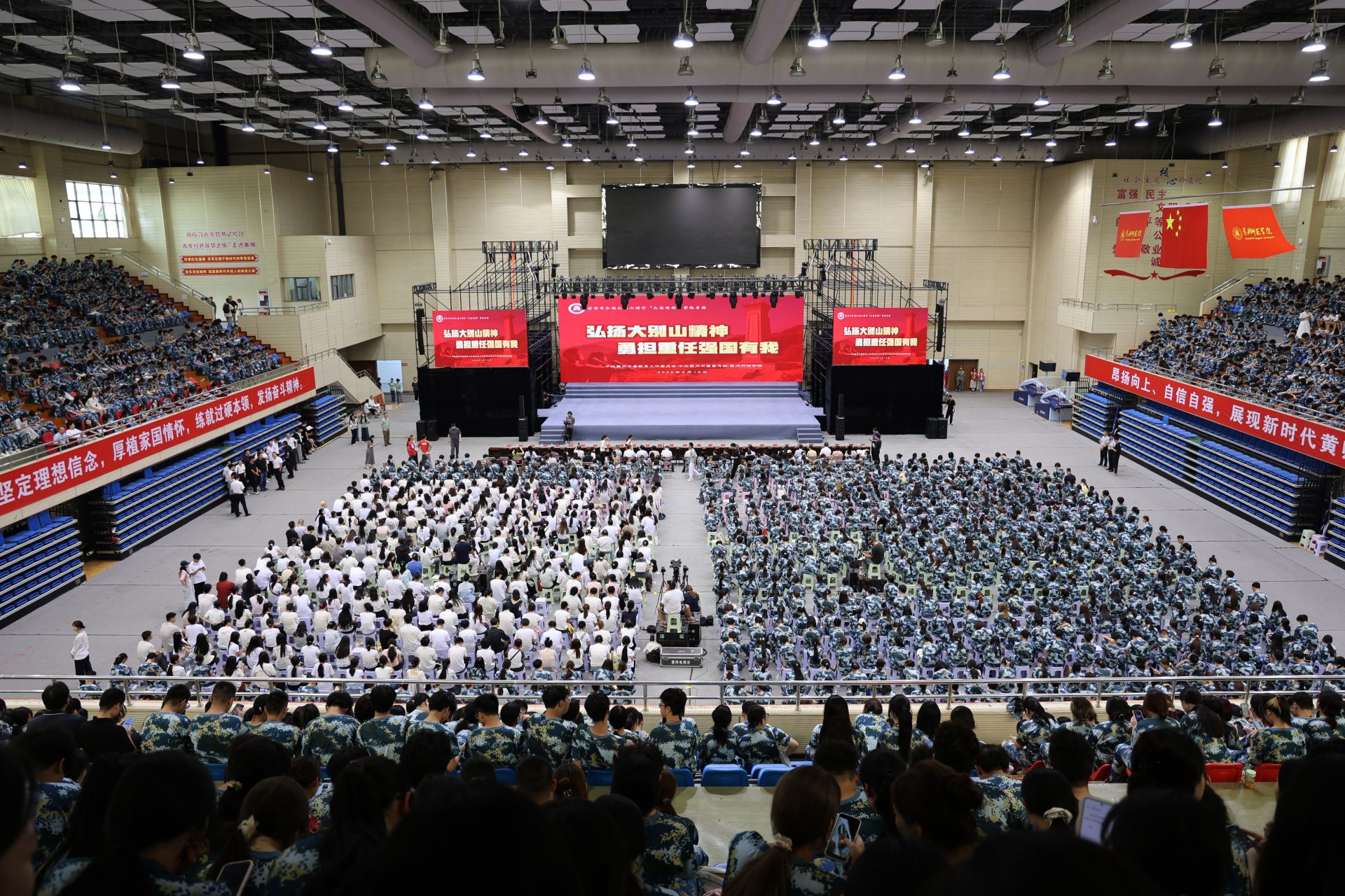 _卡西欧手表黑金_生育保险多久去报销